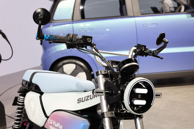 Hinh anh thuc te cua Suzuki eVanVan vua ra mat tai JMS 2025 Chiec minibike dien rat dang choi - 14