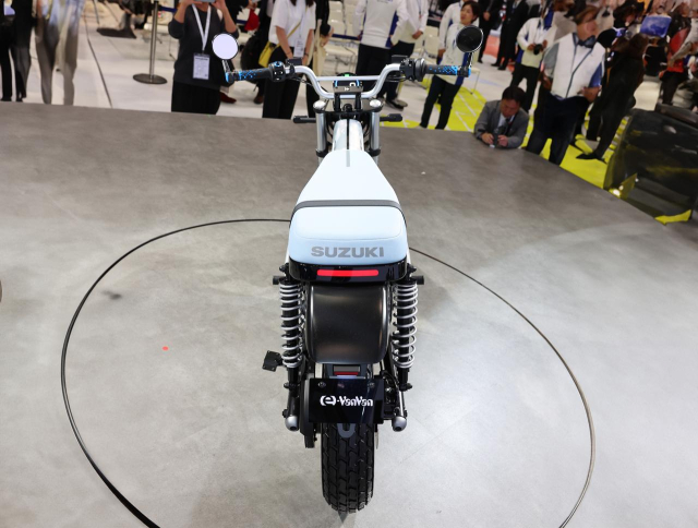 Hinh anh thuc te cua Suzuki eVanVan vua ra mat tai JMS 2025 Chiec minibike dien rat dang choi - 17