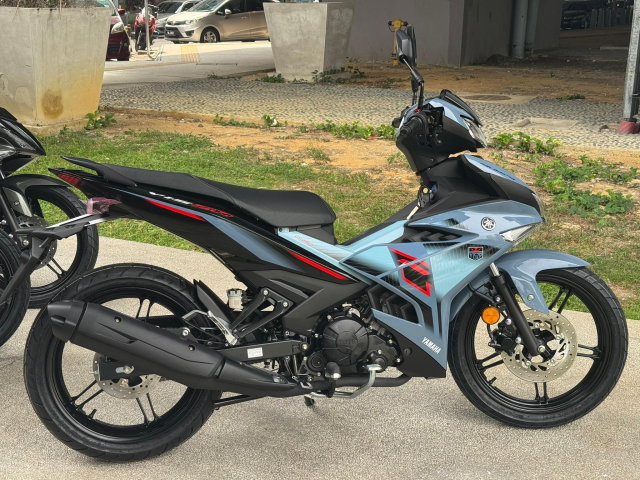 Hinh anh thuc te cua Yamaha Y15ZR 2026 tai cac dai ly Hut hon voi 3 tong mau moi - 6