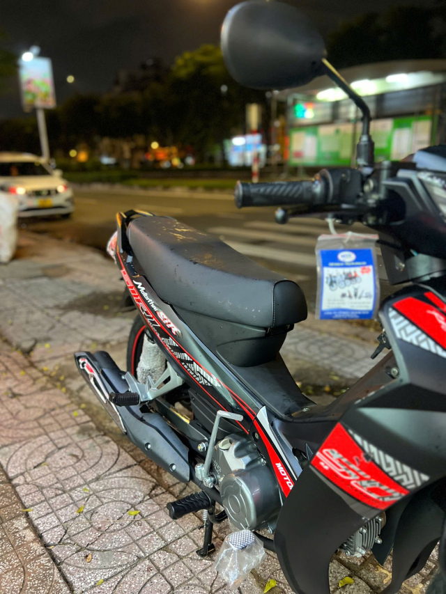 Hoc sinh bi CSGT phat nhung phu huynh van benh con - 9