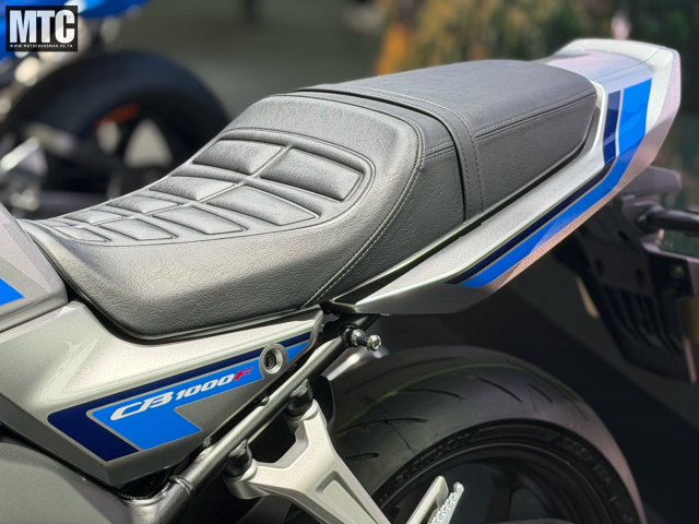 Honda CB1000F SE 2026 Freddie Spencer Khi huyen thoai quay tro lai voi dien mao moi - 6