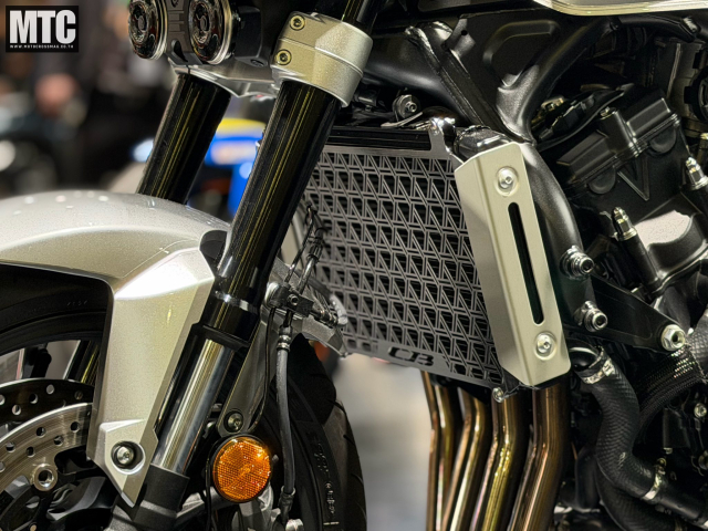 Honda CB1000F SE 2026 Freddie Spencer Khi huyen thoai quay tro lai voi dien mao moi - 12