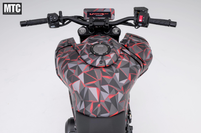 Honda V3R 900 Prototype Khi cong nghe nap dien dua dong co xang len mot tam cao moi - 8