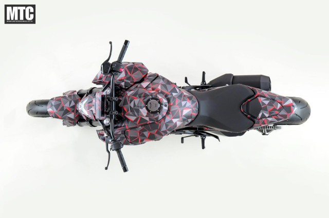 Honda V3R 900 Prototype Khi cong nghe nap dien dua dong co xang len mot tam cao moi - 10