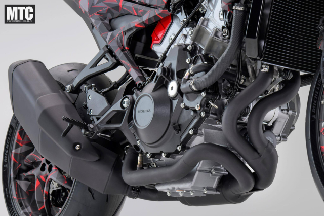 Honda V3R 900 Prototype Khi cong nghe nap dien dua dong co xang len mot tam cao moi - 21