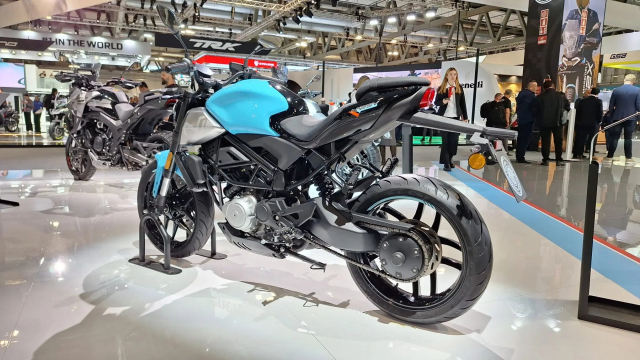 Kham pha tan binh Morbidelli N125V Dong co VTwin uy luc ABS 2 kenh TCS va co giao dien cuc dep - 4