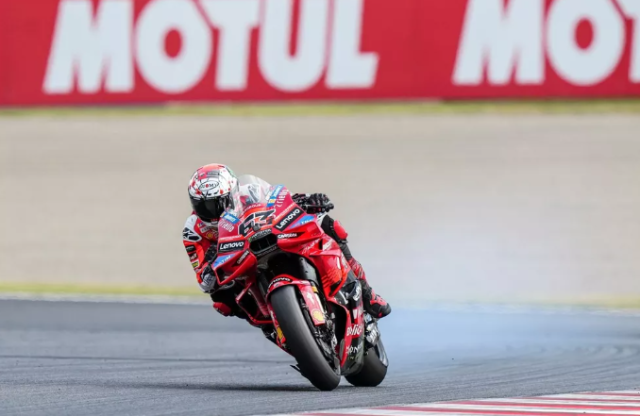 Khi khoi tren chiec Ducati cua Bagnaia lam nong lai cau chuyen cong bang ky thuat trong MotoGP