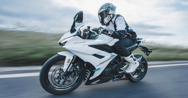 Kove 350RR Jerez Phien ban dac biet tai vach dich the gioi