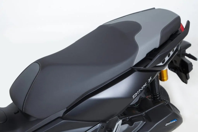 Kymco DinkX 125 tan binh xe ga da dia hinh voi ngoai hinh cuc gat vua do bo luc dia gia - 8