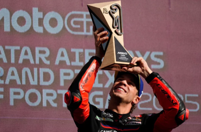 Marco Bezzecchi Khi niem tin dan loi chien thang cho Aprilia tai Portimao