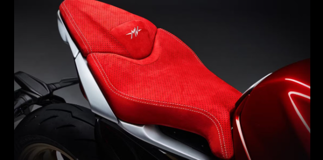 MV Agusta Brutale 950 Serie Oro Naked bike phien ban gioi han ra mat nam 2026 - 7