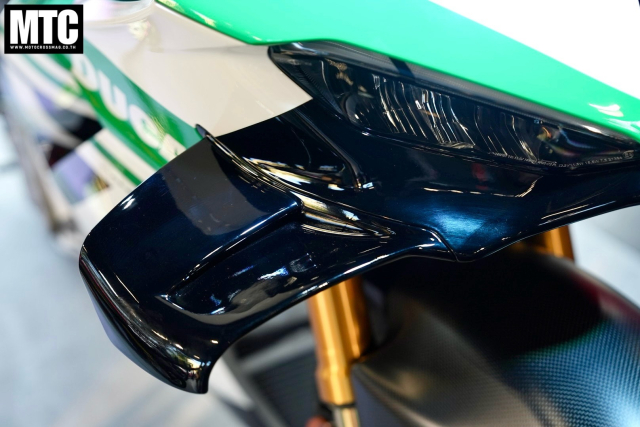 Panigale V4 Tricolore 2025 trinh lang Khi Tinh than Y cham den gioi han cuoi cua dam me - 14