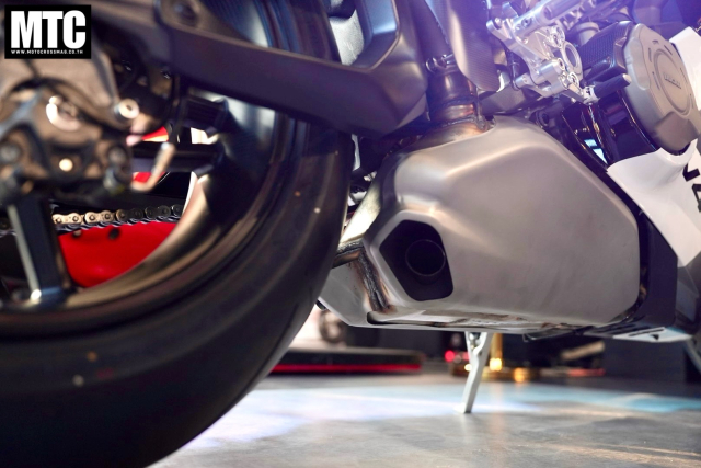 Panigale V4 Tricolore 2025 trinh lang Khi Tinh than Y cham den gioi han cuoi cua dam me - 22