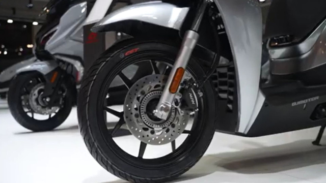 Qjmotor sq 350 kẻ thách thức honda sh350i ngay tại lục địa già với giá bán khoảng 132 triệu đồng - 6