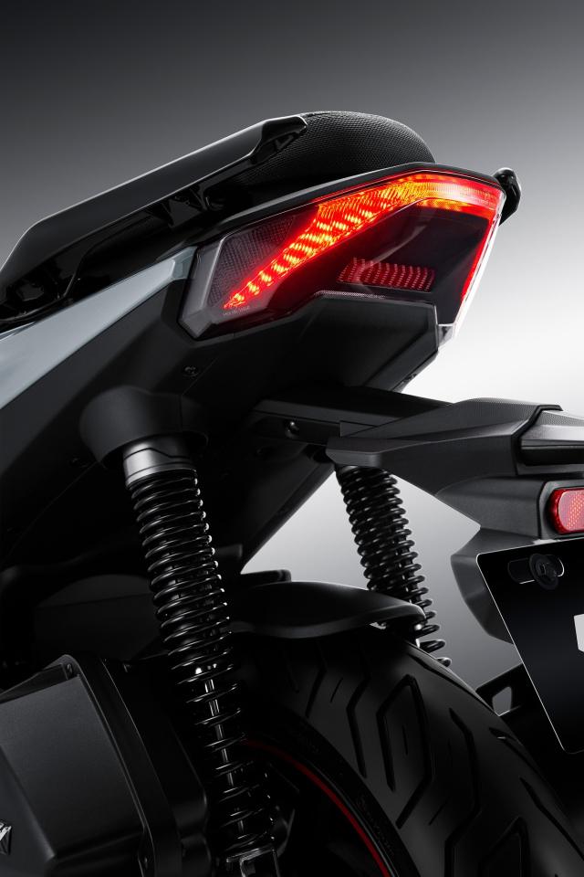 Gpx dz2 hyper-trex ra mắt ở thái trang bị hơn hẳn honda sh nhưng giá rẻ hơn cả air blade 160 - 10