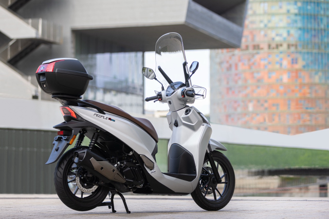 Ra mat Kymco People R Hybrid 125 Ke gat gio Honda SH125i tai luc dia gia