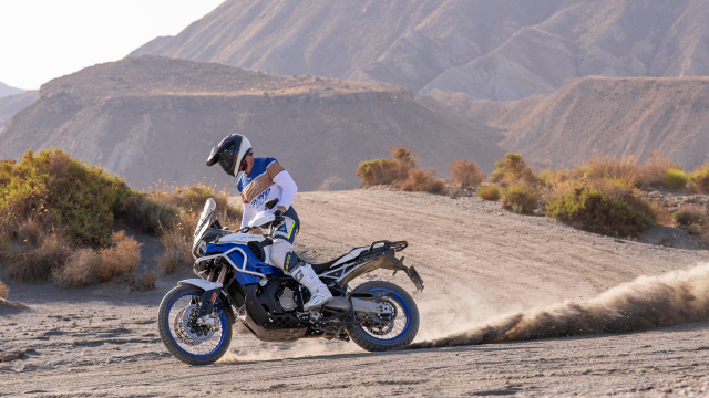 Ra mat MV Agusta Enduro Veloce 2026 Khi ve dep Y buoc vao the gioi offroad thuc thu - 5