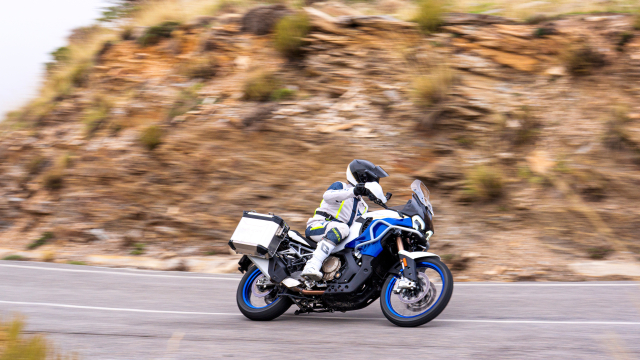 Ra mat MV Agusta Enduro Veloce 2026 Khi ve dep Y buoc vao the gioi offroad thuc thu - 7