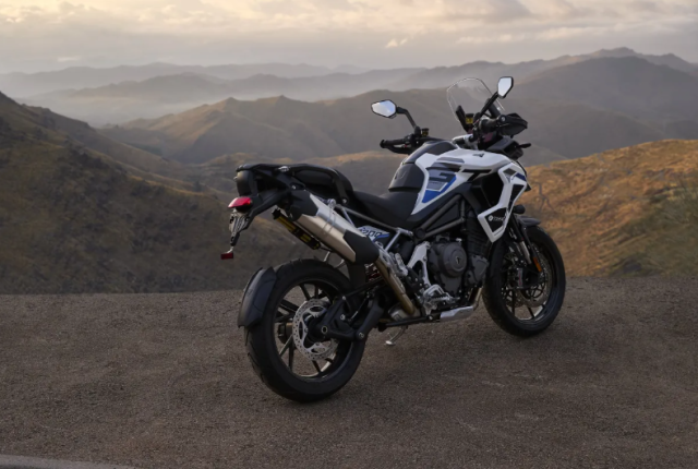 Ra mat Triumph Tiger 900 1200 Alpine Desert Edition 2026 Khi dam me cham toi gioi han moi - 4