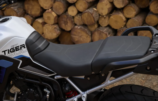 Ra mat Triumph Tiger 900 1200 Alpine Desert Edition 2026 Khi dam me cham toi gioi han moi - 18