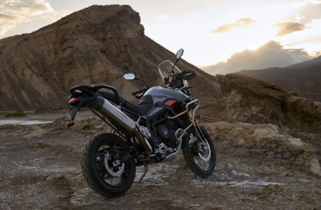 Ra mat Triumph Tiger 900 1200 Alpine Desert Edition 2026 Khi dam me cham toi gioi han moi - 20