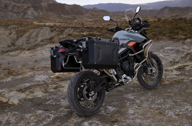 Ra mat Triumph Tiger 900 1200 Alpine Desert Edition 2026 Khi dam me cham toi gioi han moi - 26