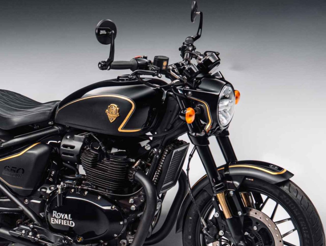 Royal Enfield Shotgun 650 Rough Crafts Drop Khi nghe thuat do xe cham den dang cap suu tam