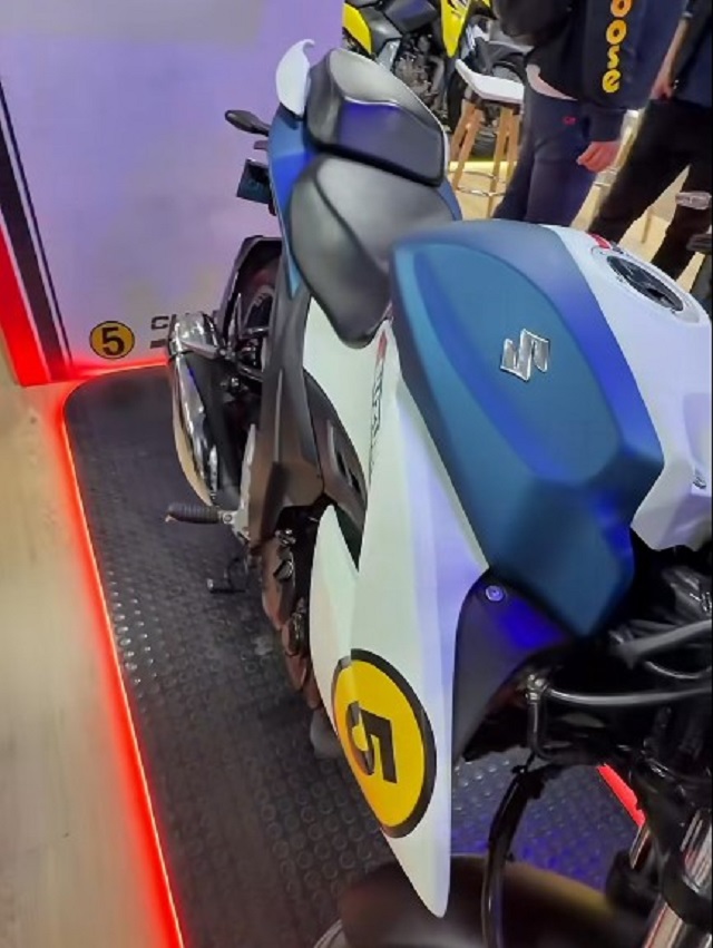 Suzuki Gixxer FI 150 ABS Legend Edition trinh lang voi giao dien cuc cuon - 7