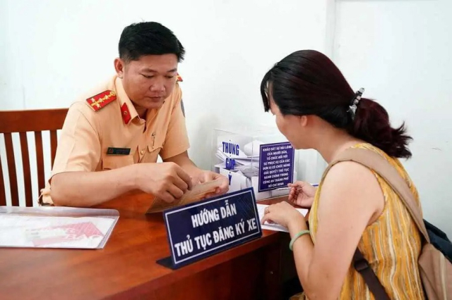 Trach nhiem phap ly khi chuyen nhuong phuong tien thieu thu tuc dinh danh - 5