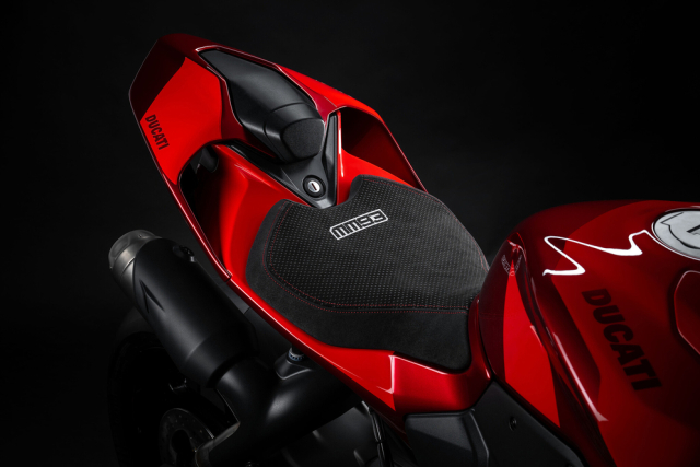 Trinh lang Ducati Panigale V2 MM93 FB63 Khi dam me duong dua mang dau an hai huyen thoai - 12