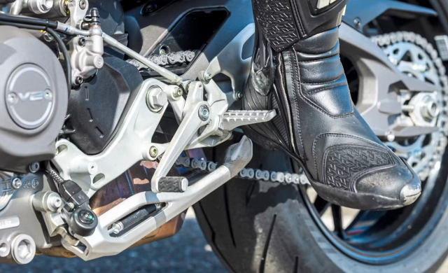 V2 hay V4 Cuoc chien trong chinh gia dinh Streetfighter - 4