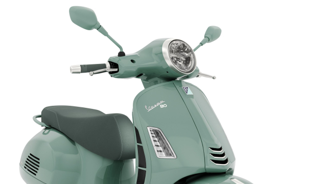 Vespa trinh lang Primavera 80th va GTS 80th day noi bat voi mau Verde Pastello dac biet
