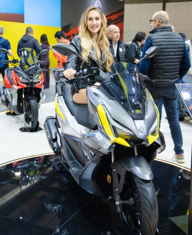 Voge SR125 GTS Doi thu moi cuc ki dang gom cua Honda PCX 125 tai luc dia gia - 6