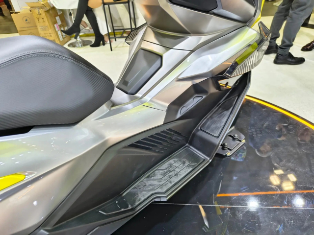 Voge SR125 GTS Doi thu moi cuc ki dang gom cua Honda PCX 125 tai luc dia gia - 16