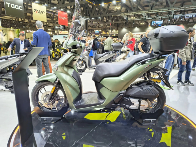 Voge SR16 Air Doi thu tiem nang cua SH Mode thiet ke Chau Au trang bi vuot troi phan khuc - 6