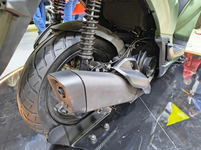 Voge SR16 Air Doi thu tiem nang cua SH Mode thiet ke Chau Au trang bi vuot troi phan khuc - 12