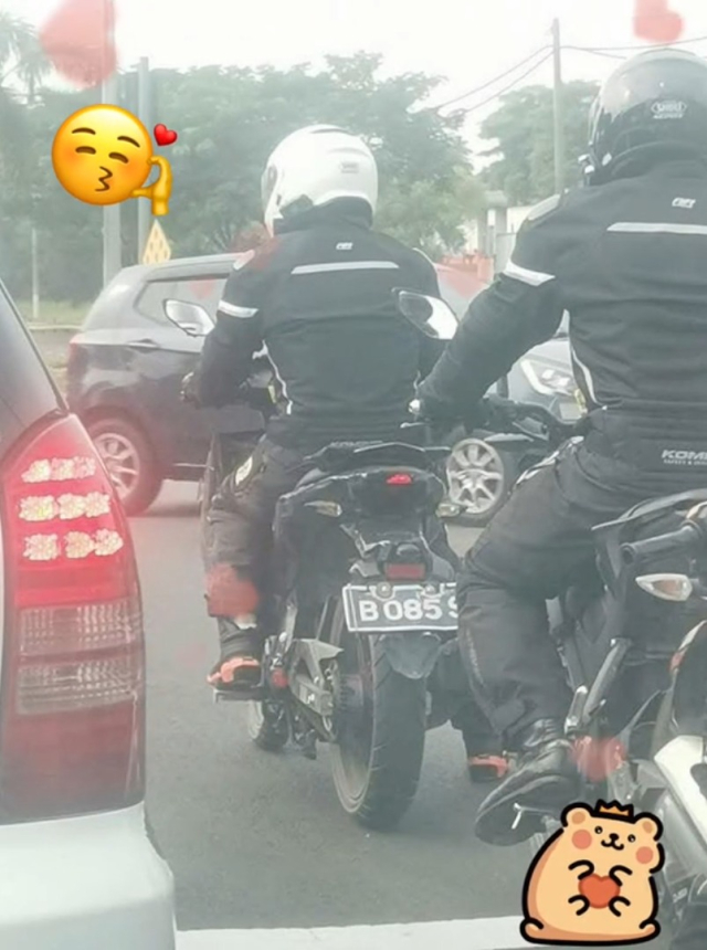 Yamaha Exciter 155 hoan toan moi bat ngo lo anh khi dang chay tren duong pho o Viet Nam - 5