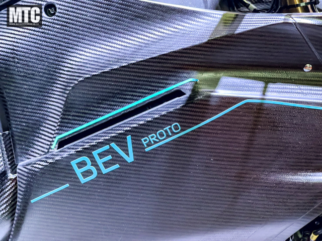 Yamaha PROTO BEV Khi cam xuc toc do gap go tuong lai dien hoa - 12