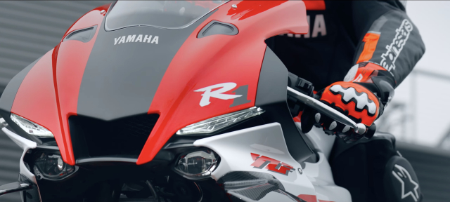 Ra mat Yamaha YZFR1 2026 Khi toc do va di san gap nhau o cot moc 70 nam - 4