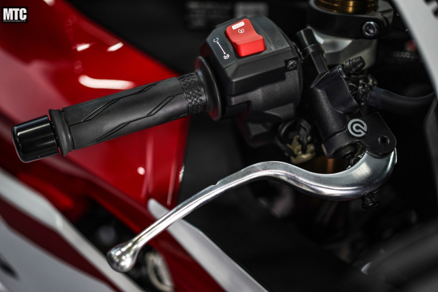 Can canh Yamaha YZFR9 2025 Khi manh ghep con thieu cua dong R cuoi cung da xuat hien - 12