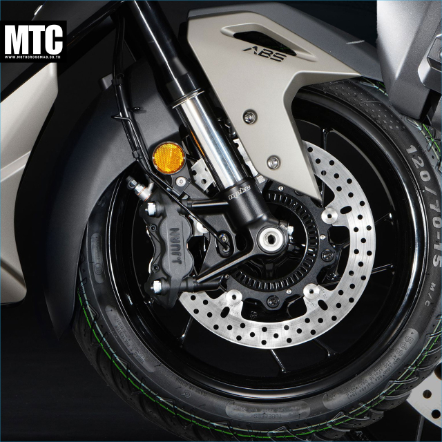 Zontes 368M 2026 ra mat Chiec Maxiscooter nho gon cong nghe day minh - 10