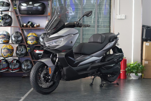 Chung nền tảng bmw c400 và có giá bán hơn 100 triệu đồng - voge sr4 max pro 2026 vừa ra mắt có gì - 1