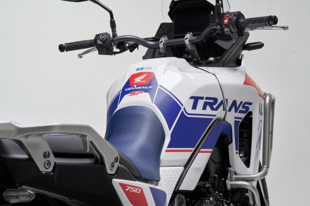 Honda xl750 transalp sp phiên bản đặc biệt với các yếu tố cổ điển - 1