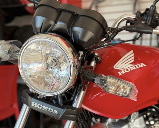 Kham pha Honda GL150 CARGO mau xe con tay phuc vu cho muc dich cho hang