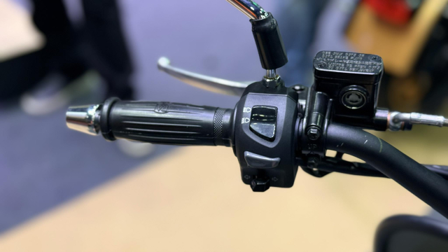 Khám phá mẫu xe ga cổ điển chạy đường đất vừa ra mắt với giá bán ngang ngửa honda sh160i - 16