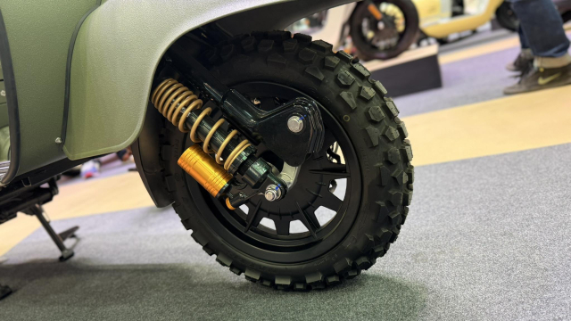 Khám phá mẫu xe ga cổ điển chạy đường đất vừa ra mắt với giá bán ngang ngửa honda sh160i - 20