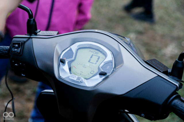 Kymco k1 sport special edition ra mắt phanh đĩa kép màn hình lcd cốp to hơn lead và giá cực tốt - 11