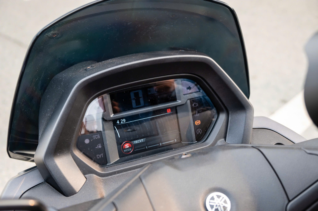 Yamaha NMAX 155 chinh thuc quay tro lai thi truong Viet Nam voi gia ban tu 69 trieu dong - 10