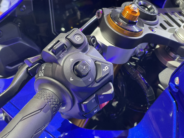 Yamaha YZFR7 2026 Tu Sport thuan co khi sang Supersport thoi dai dien tu - 6
