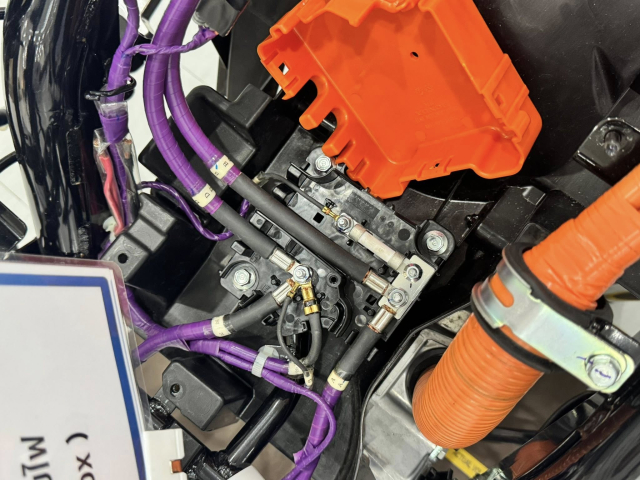 Noi soi chi tiet ben trong Honda UC3 Thoat nhin don gian thao ra thay choang - 7